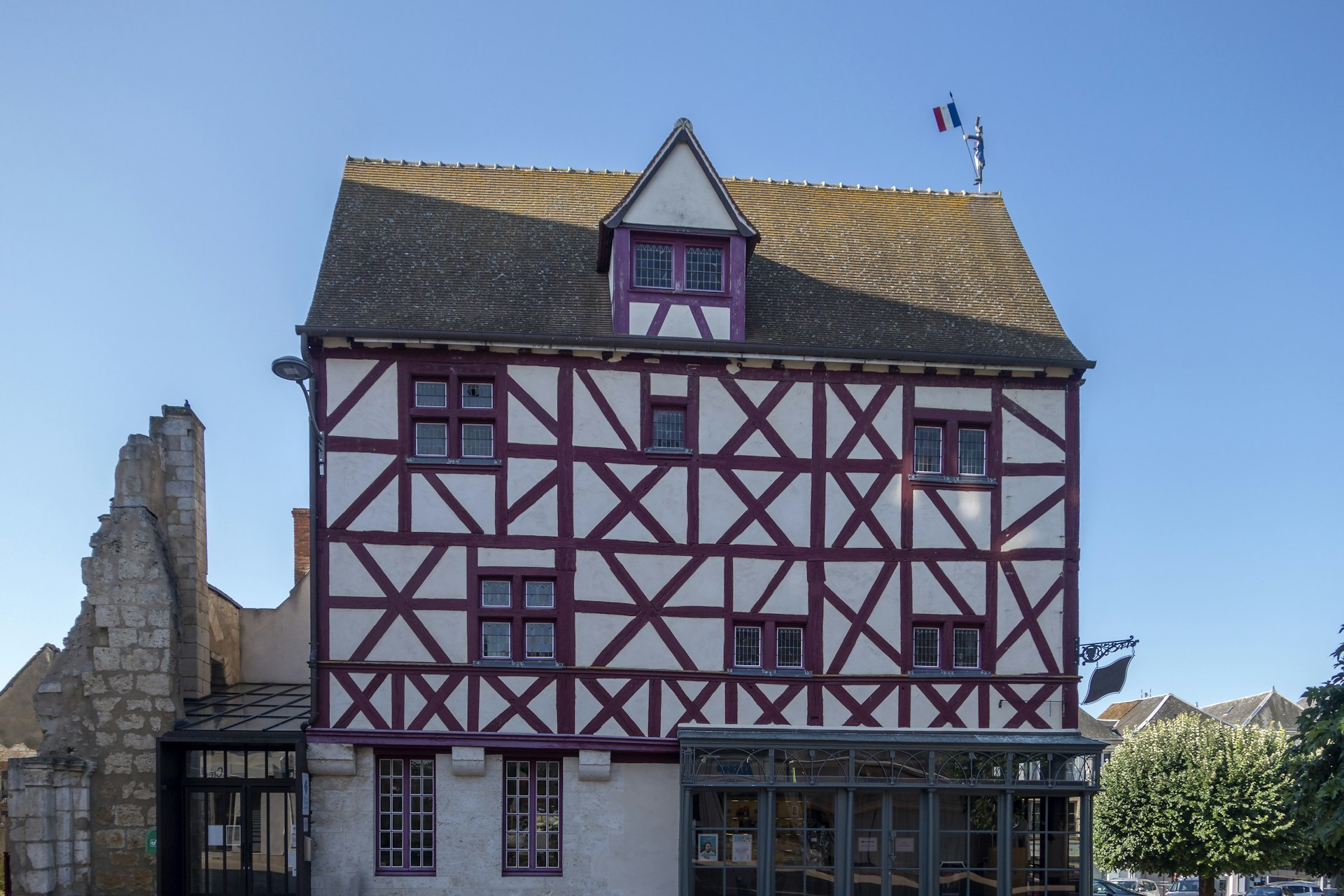 Dives Sur Mer, Cabourg, Houlgate, Auberville, Villers Sur Mer, Grangues, Dozulé, Blonville Sur Mer, Deauville, Trouville Sur Mer, Touques, Saint-Arnoult, Merville-Franceville, Le Home-Varaville, Caen